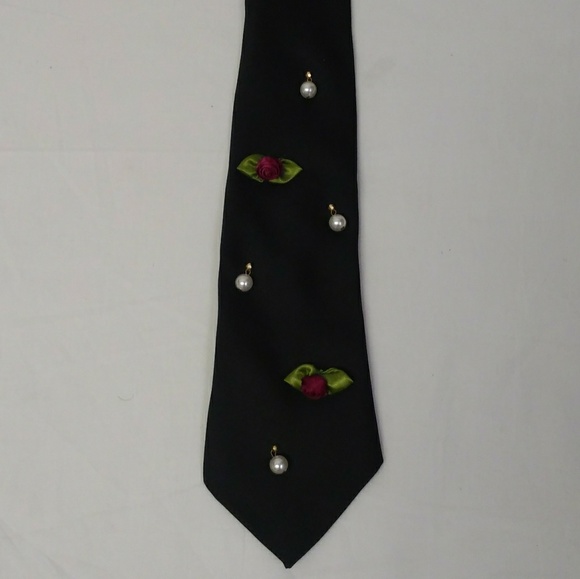 Alyssa Other - Vintage Rose Bud Pearl Black Tie Alyssa